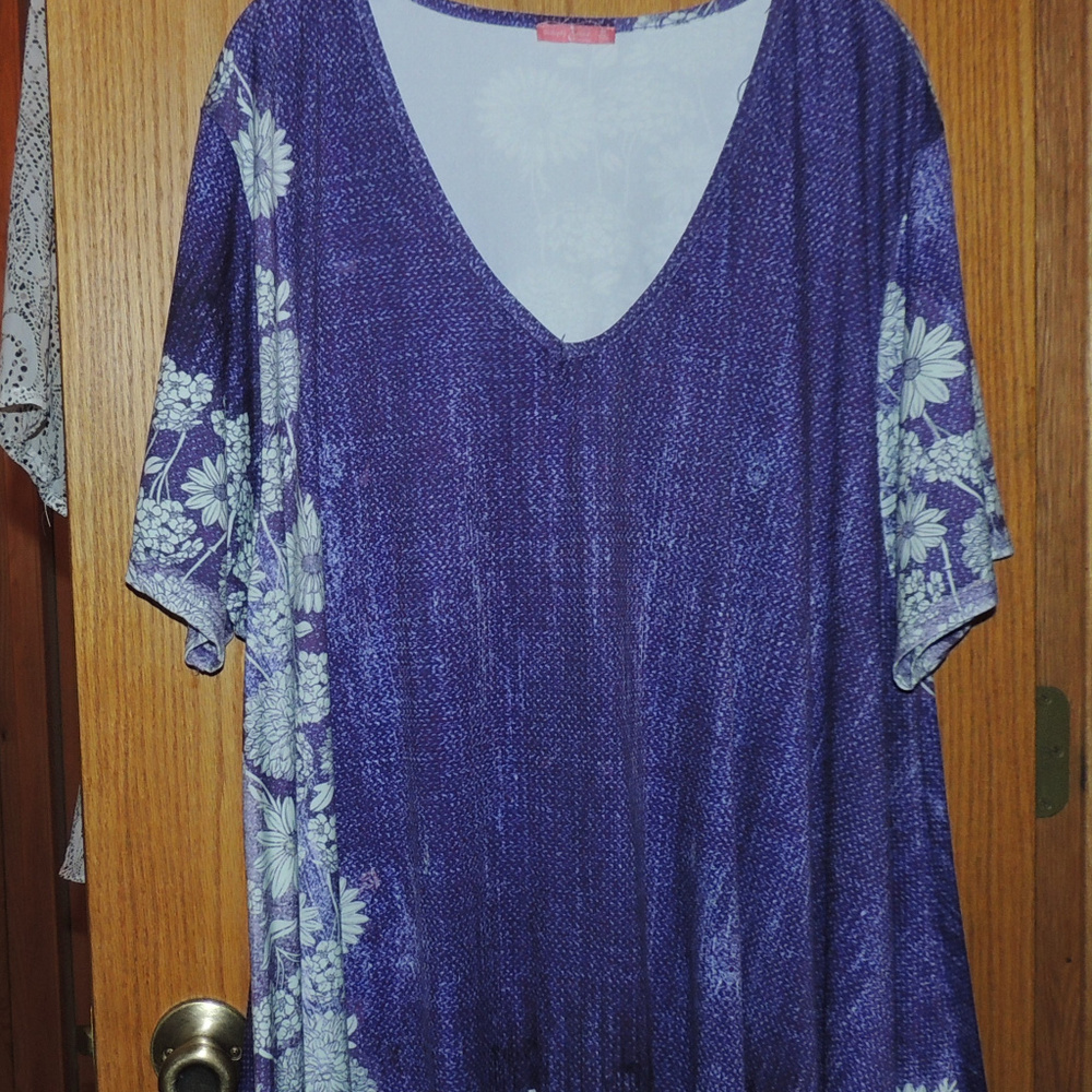Size 4x swing fit short sleeve tunic